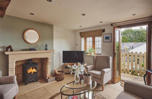 Longborough House | Squirrel Barn - Pets Stay for Free