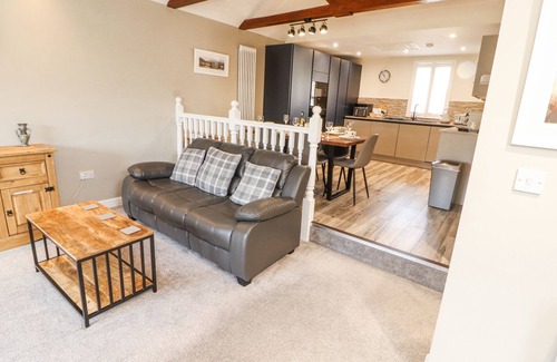 Penrith Cottage | SQUIRREL COTTAGE, family friendly, with pool in Penruddock