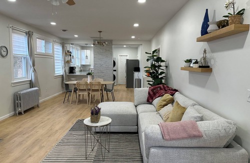 Squirrel Hill South Apartment | Squirrel Hill Modern and Cozy 3BR/2BA apartment with AC, WiFi