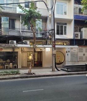 Silom Hotel | Squirrel House