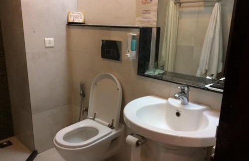 Adyar Hotel | Srinivas Saffron Hotel