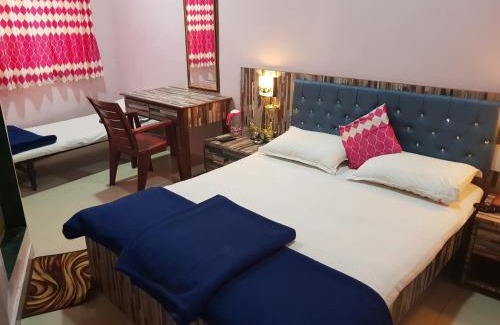 Girgaon Hotel | SRK Hotel- Grant Road