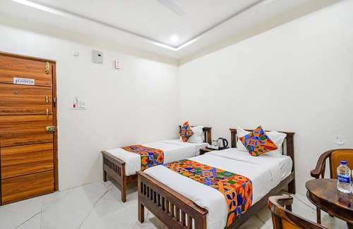 Serilingampally Hotel | SSR Ikon Suites