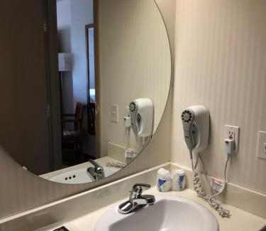 St. Albert Hotel | St. Albert Inn & Suites