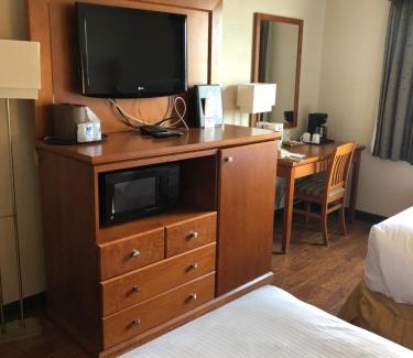 St. Albert Hotel | St. Albert Inn & Suites