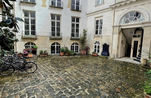 Quartier de la Monnaie Apartment | St André des Arts - Logement Entier - 2 Pièces 47 m2