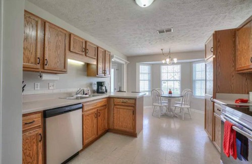Murfreesboro House | St Andrews- Location! Beautiful Newer home