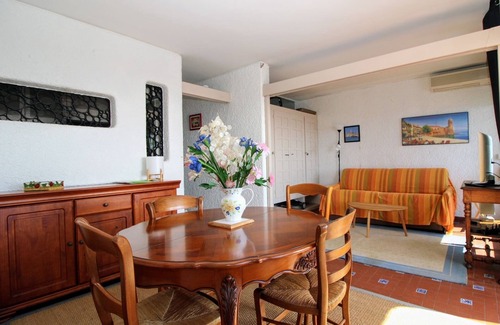 Saint-Cyprien Plage Apartment | St Cyprien Splendid View of the port of St Cyp