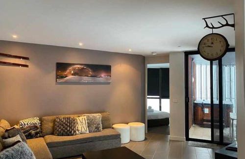 Falls Creek Apartment | St Falls Apartment W203