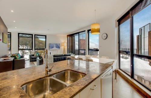 Falls Creek Apartment | St Falls Penthouse West 401