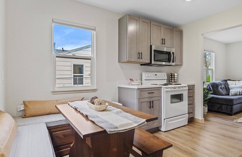 Rapid City House | St Francis ★ Covered Patio With Grill★Affordable Comfy Stay★
