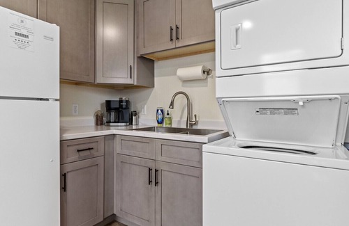 Rapid City House | St Francis ★ Covered Patio With Grill★Affordable Comfy Stay★