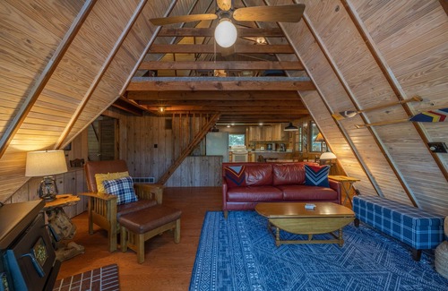 Wright City Ski Chalet | St. Gallen Shores by Innsbrook Vacations!