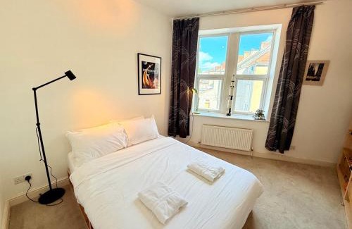 Hanham Apartment | St George's Cool City Flat