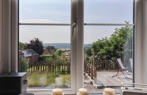Scawton Cottage | ST GREGORY’S COTTAGE, pet friendly, with a garden in Helmsley