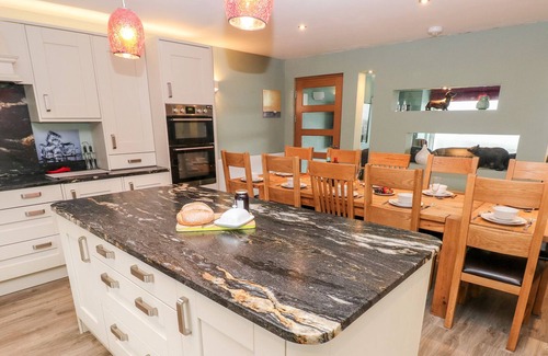 Solva House | ST HARMON, pet friendly, luxury holiday cottage in Solva
