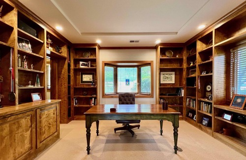 St. Helena House | St Helena Vineyard Estate Overlooking Napa Valley w/Pool and Spa