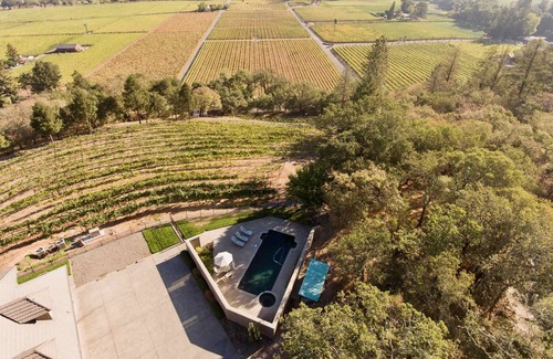 St. Helena House | St Helena Vineyard Estate Overlooking Napa Valley w/Pool and Spa