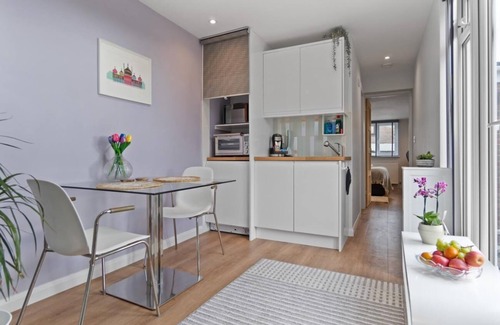 Hove House | St Helens Studio - Free Parking | By My Getaways