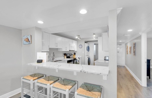 Meadows Condo | St. Johns Waterfront 4BR Penthouse Pool Dock Park