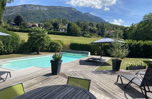 Saint-Jorioz Ski Chalet | ST JORIOZ-Villa contemporaine avec Piscine et Vue