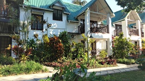 St. Lucia Cabin | St Lucia Eco Lodge