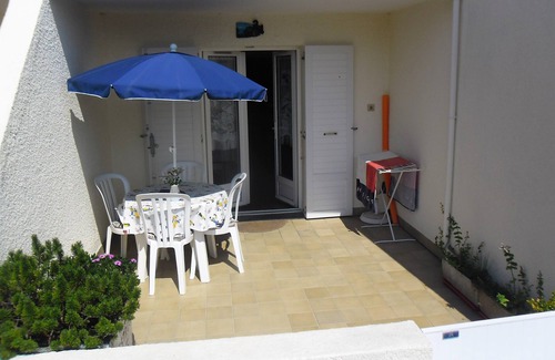 Saint-Nic Apartment | St Nic Pentrez, Crozon peninsula: Ground floor not overlooked, facing south, 50m beach