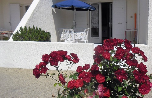 Saint-Nic Apartment | St Nic Pentrez, Crozon peninsula: Ground floor not overlooked, facing south, 50m beach