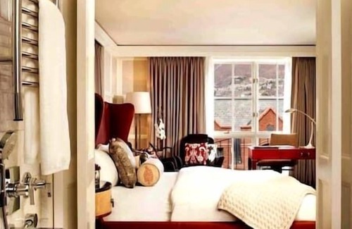 Downtown Resort | St Regis Resort & Spa, luxury, Hot Tub, Pool, Aspen