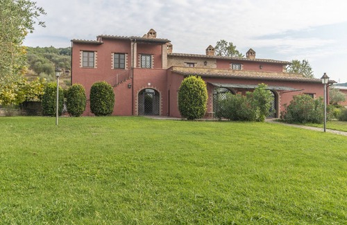 Magione Apartment | Stable Apartment