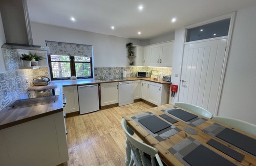 Shipham House | STABLE COTTAGE, family friendly, character holiday cottage in Shipham