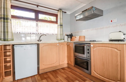 Newquay Cottage | STABLE COTTAGE, family friendly, country holiday cottage in Porth