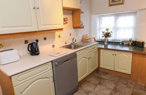 Haverfordwest Cottage | STABLE COTTAGE, pet friendly, with a garden in Haverfordwest