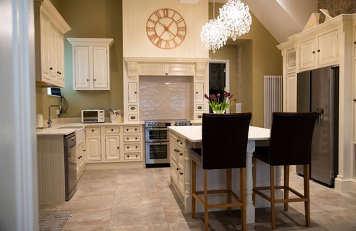 Middle Mayfield House | STABLE COTTAGE, pet friendly, luxury holiday cottage in Mayfield