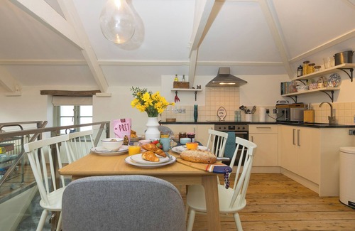 Saint Columb Major House | STABLE LOFT, family friendly, with hot tub in Watergate Bay