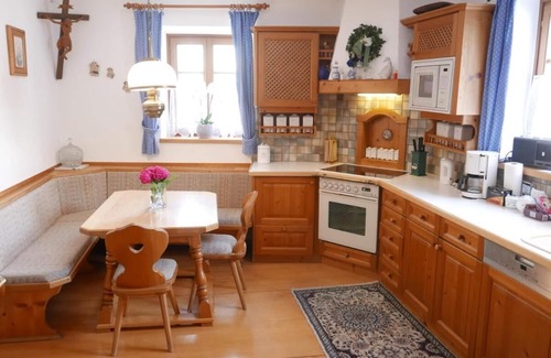 Hallein House | Stadthaus Franz Josef - Franz apartment for 4 to 6 people in Hallein near Salzburg