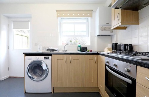 Norwich House | "Stafford Rest" – Cozy Apartment with Smart TV, WiFi, and Stunning Street Views