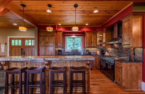 Boone House | Stags Leap in Yonahlossee Pool Table, Indoor Pool, Tennis Courts