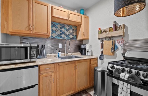 Aptos Apartment | Stairway to Treetop Heaven- Lower 1bd w/private hot tub and deck!
