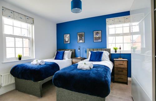 Swindon Apartment | STALDON COURT - Open Plan Apartment, High Speed Wi-Fi, Free Parking