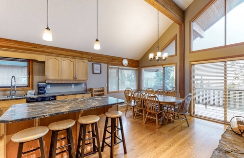 Snow Pine Estates Ski Chalet | Standalone, ski-in/out chalet with private hot tub & mountain view