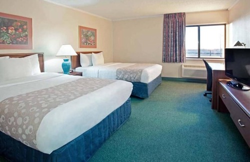 Indianapolis House | Standard 2 Queen Bed Non-Smoking