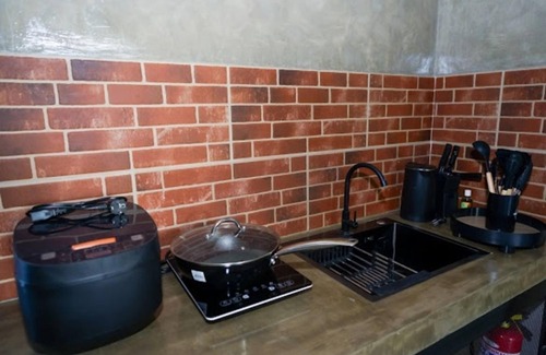 Lucena Apartment | Standard Deluxe Room/Casakarina-Lucena City