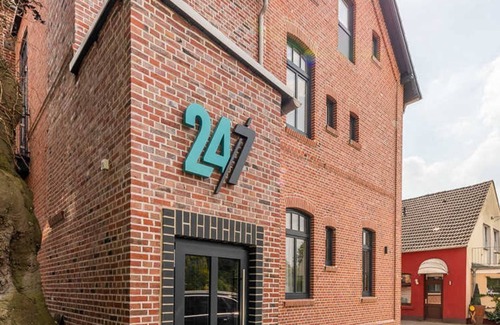 Leer Cottage | Standard double room 5 (ground floor right) - 24/7 self-check-in, 14008