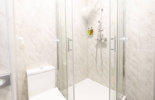 Scunthorpe Hotel | standard double bedroom with en suite