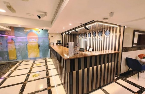 Al Muraqqabat Apartment | Standard King Or Twin Room Near Deira Clocktower