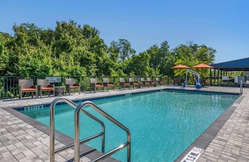 Orlando Apartment | Standard King Room Near Lake Warren ORL