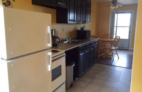 New London House | Standard Queen Room #9