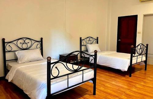 Samut Sakhon House | Standard room by The Grounds