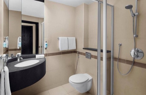 Al Mina Apartment | Standard Room in Jumeirah with Free Breakfast